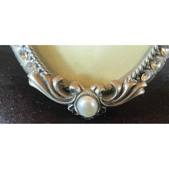 Elegant Oval 2.5x3.5 Silver Picture Frame with Faux Pearls & Rhinestones - Picture 2 of 6